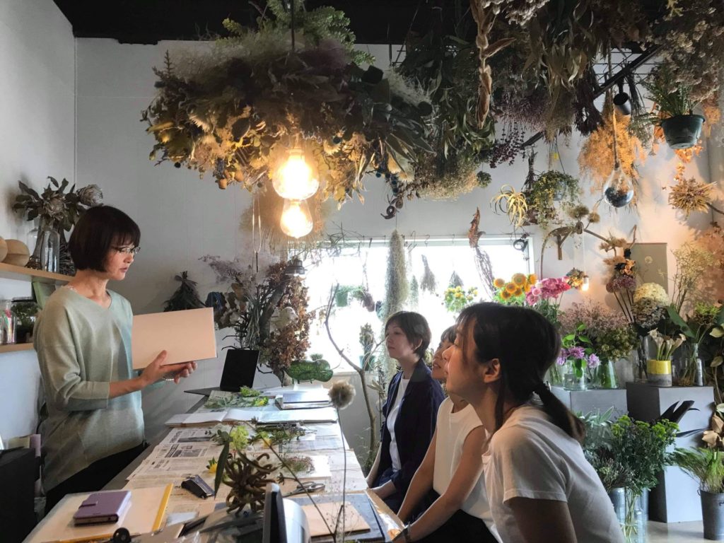 押し花レッスンとイベントの様子